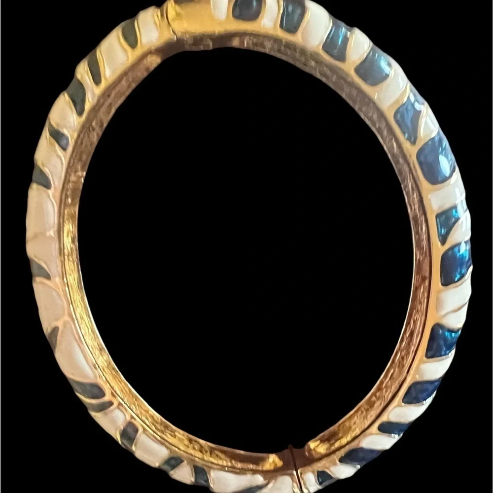 Signed Kenneth Jay Lane (KJL) Blue & White Enamel Bangle Bracelet Gold Tone - Picture 3 of 5